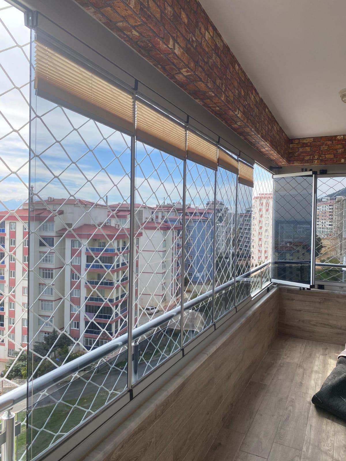 Cam balkon filesi